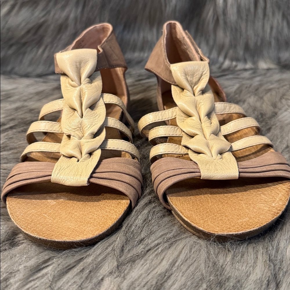 PRICE FIRM Naya Palomi Stylish Women's Sandals in Brown and Cream Size 9N - Picture 5 of 8